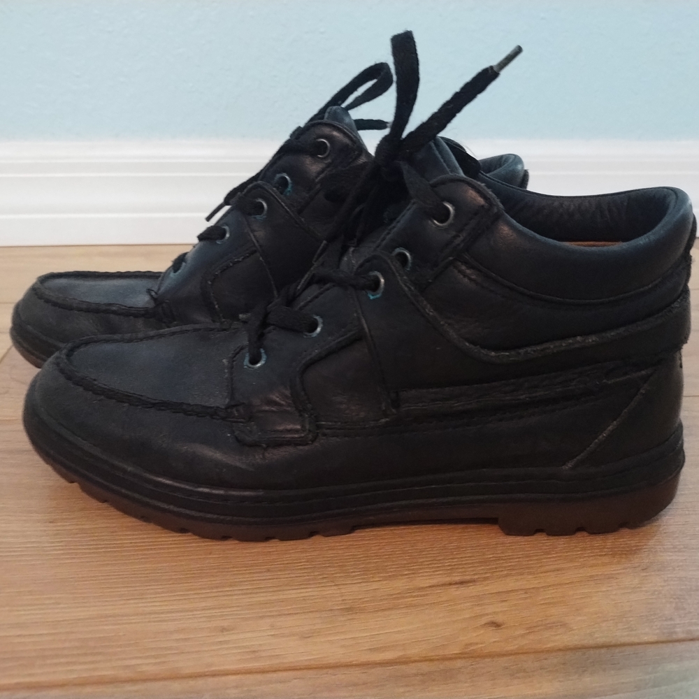 GORE-TEX Black Boots Durable Lace-Up Design
